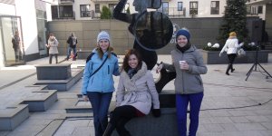 Zdjęcie zbiorowe od lewej - Roma Zawistowska, radna Aneta Skubida, i Lucyna Gawuć