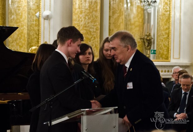 uroczystość na Zamku Królewskim, przyznanie nagród młodym laureatom konkursu o AK