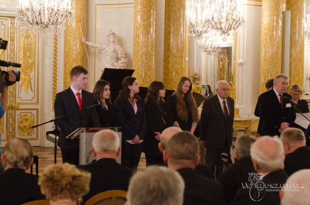 uroczystość na Zamku Królewskim, przyznanie nagród młodym laureatom konkursu o AK
