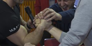 Może we dwóch damy radę - ARMWRESTLING