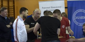 Pierwsze próby - ARMWRESTLING