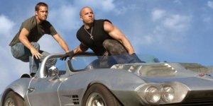 Paul Walker i Vin Diesel w filmie "Szybcy i wściekli"