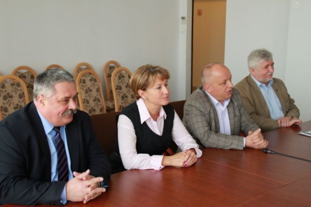 Burmistrz Urszula Kierzkowska z zarządem dzielnicy Ursus na spotkaniu z seniorami