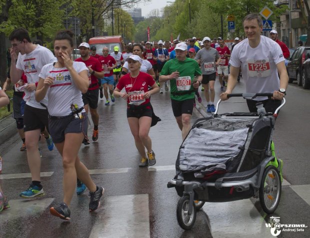 Maraton rodzinnie (pchając wózek)
