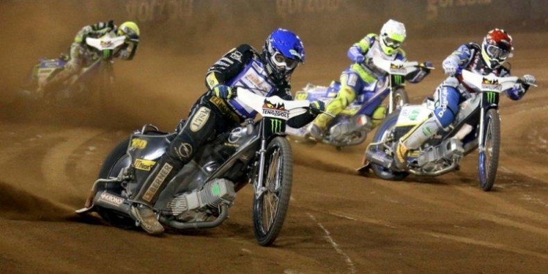Speedway - czyli wyścigi motocyklowe na żużlu