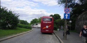 Parkowanie autokarami - bezwzględny zakaz zatrzymywania się na ulicy Nowy Zjazd