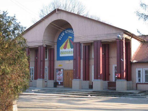 Klub Studencki Karuzela - Osiedle Przyjaźń, Jelonki, Bemowo