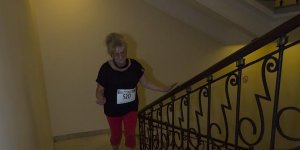 Wbiegając po schodach na XXX piętro