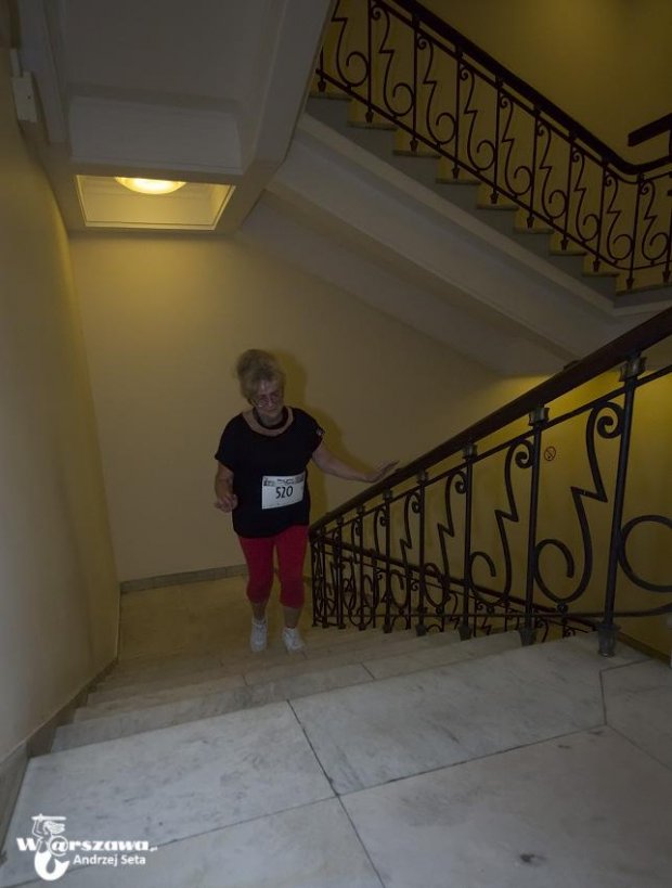 Wbiegając po schodach na XXX piętro