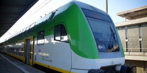 Koleje Mazowieckie - Wagony piętrowe push-pull produkcji Bombardier na stacji Warszawa Wschodnia