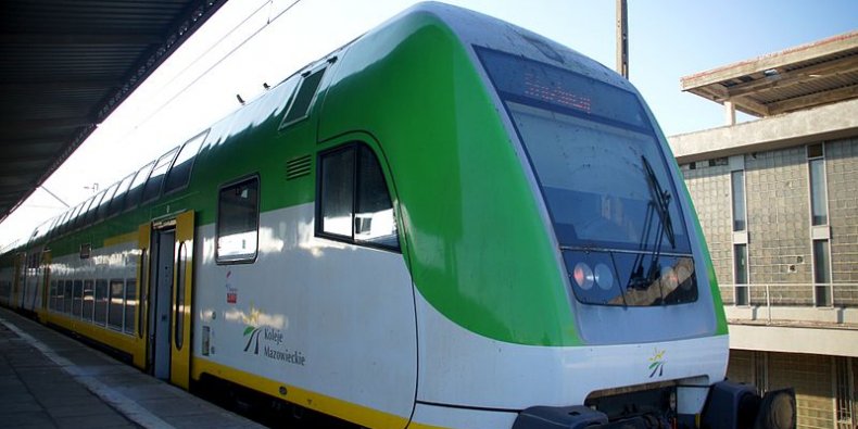 Koleje Mazowieckie - Wagony piętrowe push-pull produkcji Bombardier na stacji Warszawa Wschodnia