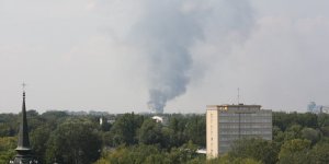 Dym pożaru na ul. Mszczonowskiej w Warszawie