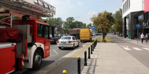 Utrudnianie - dostawcy i ochroniarze to codzienne utrapienie w tym miejscu