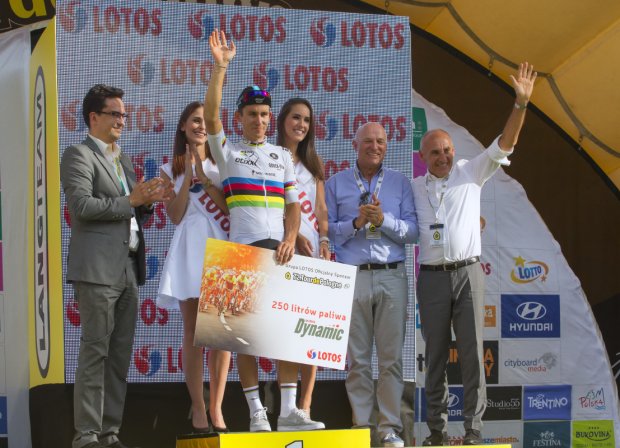 podium 7