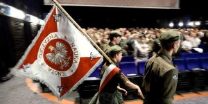 Premiera filmu PILECKI - wprowadzenie sztandaru