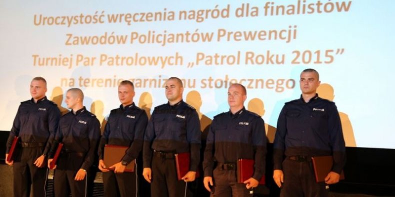 Zwycięskie pary patrolowe konkursu w Garnizonie Warszawskim - od lewej 1. miejsce post. Michał Bednarczuk i post. Roman Gnyp (KRP 1), 2. miejsce ) asp. sztab. Łukasz Figura i mł. asp. Krzysztof Maszer (KRP 3), 3 miejsce sierż. sztab. Sylwester Mołodziejko i sierż. Michał Jankowski (KRP 6)