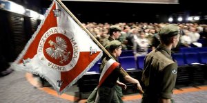 Premiera filmu PILECKI - wprowadzenie sztandaru