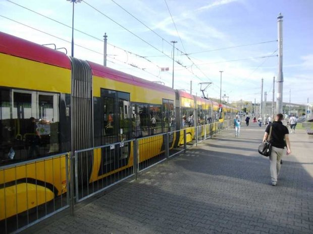 Tramwaje warszawskie w kolejce...
