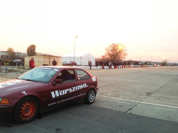 Zmęczona rajdówka - spaliła 2 komplety opon dla mistrzów kierownicy komunikacji miejskiej