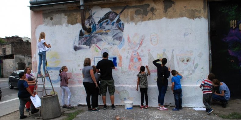 Mural romski - na ul. Brzeskiej 16 w Warszawie