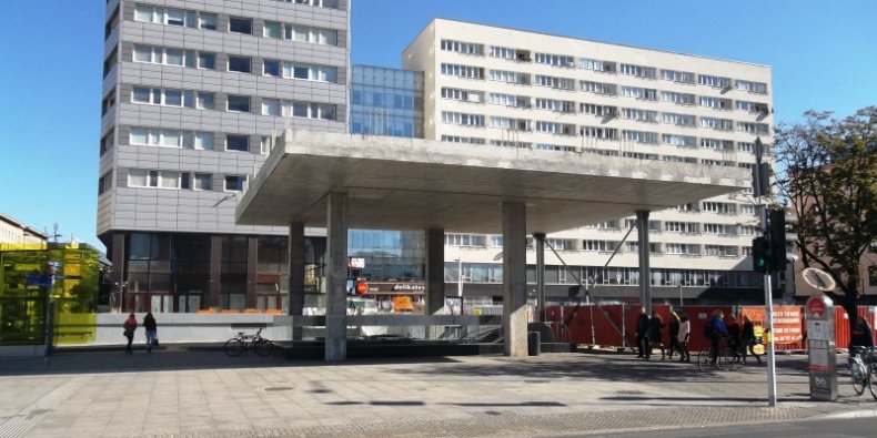 Nowy CPN w centrum? Idź na spacer by sprawdzić. (A koto nie wie co to jest CPN - wyjaśniamy. Tak dawniej nazywała się stacja benzynowa. Skrót od nazwy Centrala Przemysłu Naftowego).