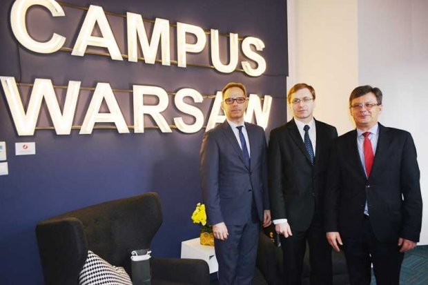 Zarząd Pragi Północ - od lewej: zastępca burmistrza Dariusz Kacprzak, burmistrz Paweł Lisiecki, zastępca burmistrza Dariusz Wolke