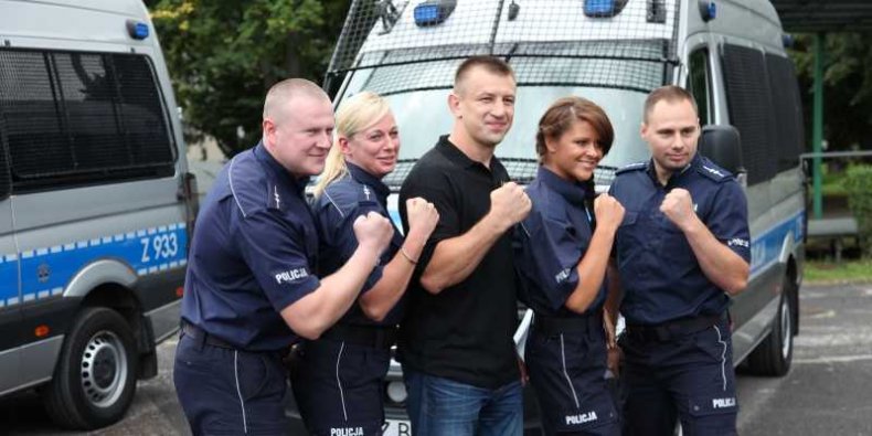 Tomasz Adamek z wizytą w Oddziale Prewencji KSP - opisywanego poniżej patrolu chyba tam nie było.