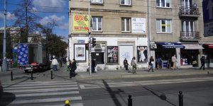 Dostawczak Lubaszki na skrzyżowaniu Waryńskiego Nowowiejskiej