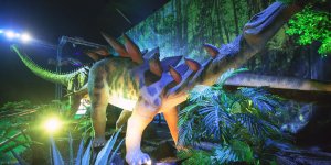 Dinozaury na żywo - wystawa na błoniach Stadionu Narodowego