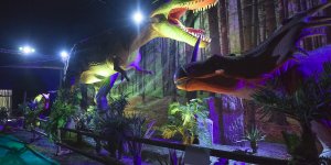 Dinozaury na żywo - wystawa na błoniach Stadionu Narodowego