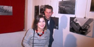 Oliwia - córka Skandala z mężem. Wystawa "Skandal nieznany"