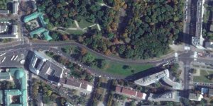 Marszalkowska - odcinek od Królewskiej (z prawej) do Placu Bankowego (z lewej).