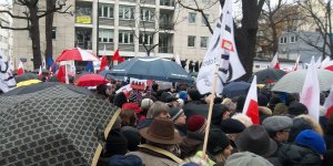 Manifestacja Obywatele dla demokracji - Aleja Szucha