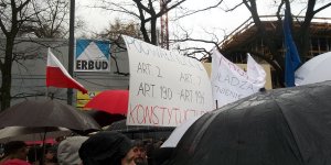 Manifestacja Obywatele dla demokracji - Aleja Szucha