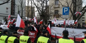 Manifestacja Obywatele dla demokracji - Aleja Szucha, kontr-manifestacja Narodowców