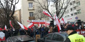 Manifestacja Obywatele dla demokracji - Aleja Szucha, kontr-manifestacja Narodowców