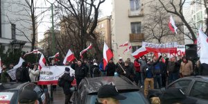 Manifestacja Obywatele dla demokracji - Aleja Szucha, kontr-manifestacja Narodowców