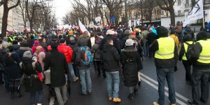 Manifestacja Obywatele dla demokracji - koniec ogona przemarszu przy Pl. Unii