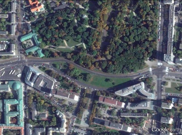 Marszalkowska - odcinek od Królewskiej (z prawej) do Placu Bankowego (z lewej).
