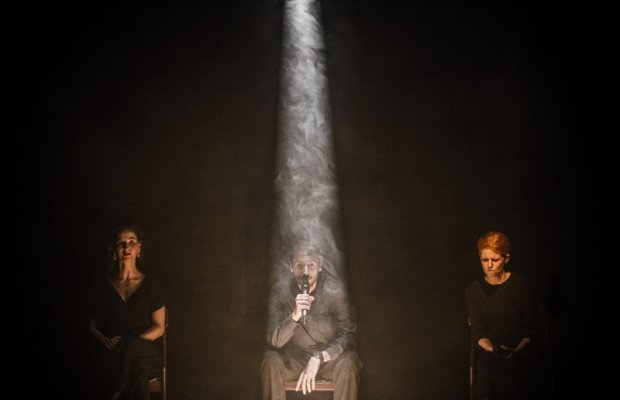 mat. Teatr Powszechny znakomite aktorstwo