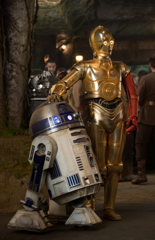 Gwiezdne wojny: Przebudzenie Mocy - na zdjęciu Kenny Baker (R2D2), Anthony Daniels (C-3PO)