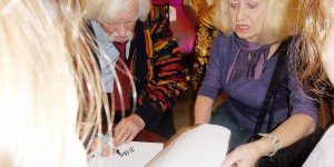 Podpisywanie książek - Państwo Irena i Henryk Chmielewscy