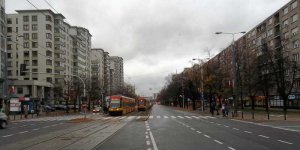 Al. Jana Pawła II od ul. Mordechaja Anielewicza w kierunku Ronda Babki (Radosława)