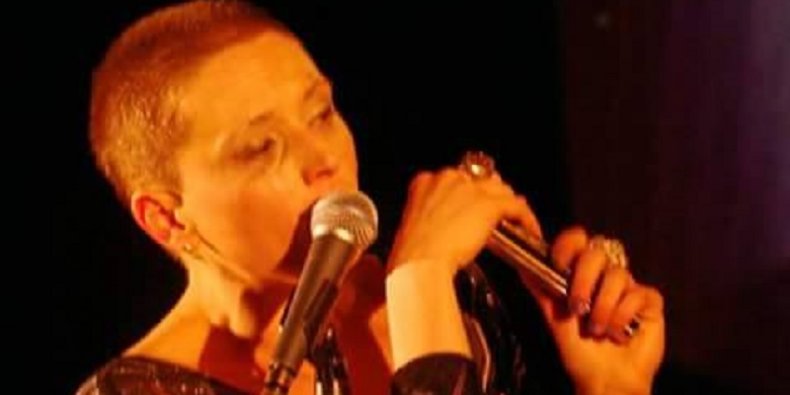 Natalia Sikora śpiewa w Teatrze IMKA