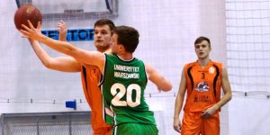 Hutnik vs UW - zdjęcie z meczu derbowego