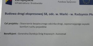 Budowa obwodnicy Marek - tablica informacyjna budowy S-8