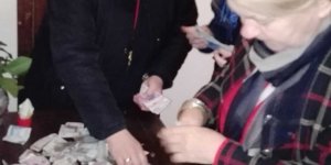 Kwesta na hospicjum w Wilnie - liczenie pieniążków