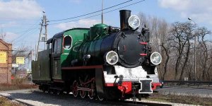 Wąskotorowa lokomotywa - pomnik Px48-1778 na skwerze przy Urzędzie Miasta Marki, postawiona tam 17 września 2010 r. na pamiątkę Mareckiej Kolejki.