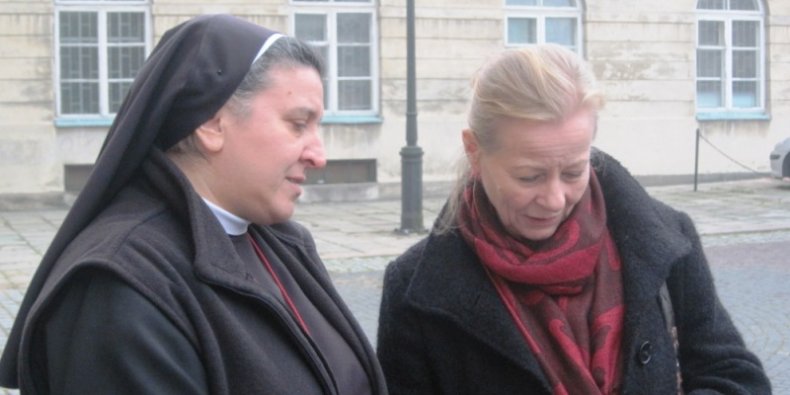Sistra Michaela Rak i radna m.st. Warszawy Anna Nehrebecka – w trakcie zbiórki na hospicjum w Wilnie.