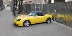 Fiat Barchetta - samotny przy ulicy Łuckiej